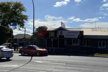 HUGE PROFILE CORNER SITE