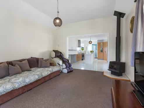 32 Hinemoa Street, Paraparaumu