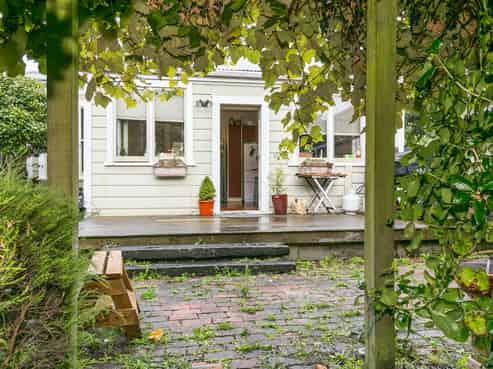 1 Chatham Street, Berhampore