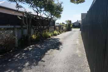 13 *Jenkin Street, Strathern