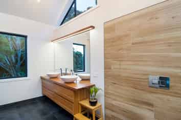 676 Cable Bay Road, Cable Bay