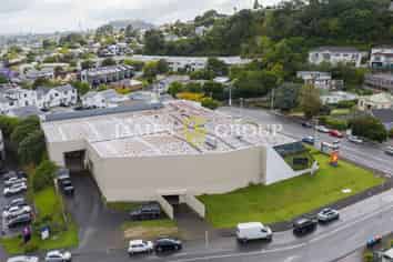 Massive Exposure on Mount Eden Road