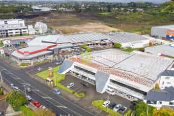 Massive Exposure on Mount Eden Road