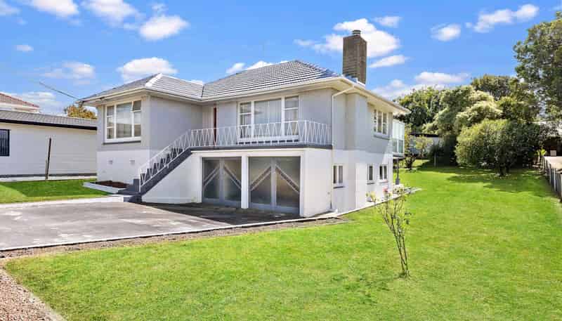 4 Dickey Street, New Windsor