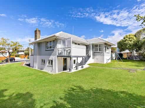 4 Dickey Street, New Windsor