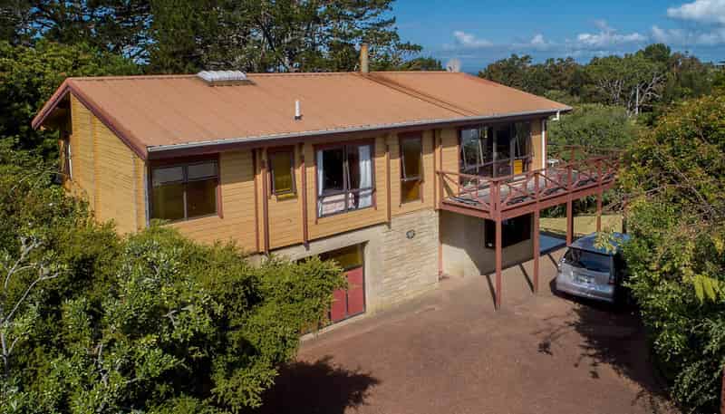 1/1129 Whangaparaoa Road, Tindalls Beach