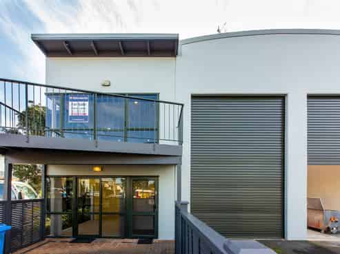 Sought After Live/Work Opportunity