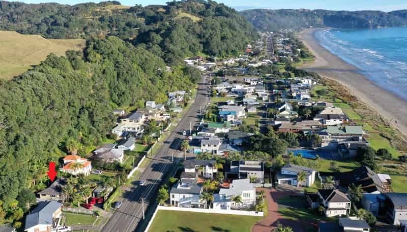 210 Pohutukawa Avenue, 