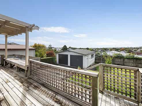 17 Cambrai Avenue, Mount Roskill