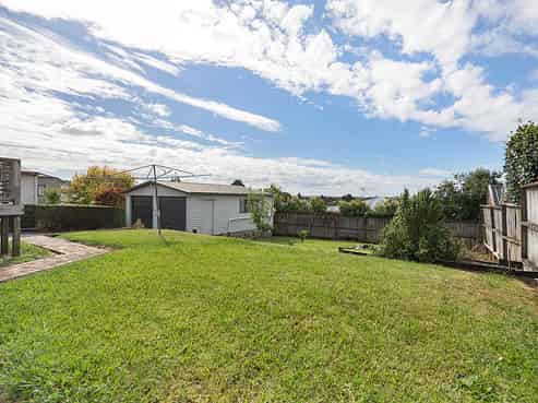 17 Cambrai Avenue, Mount Roskill