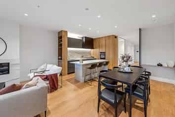 303/27 Grace Street, Orakei