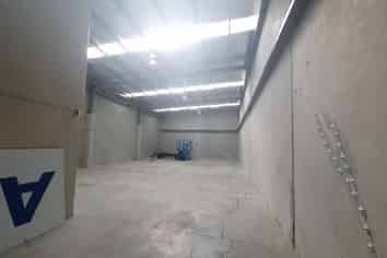 Tidy warehouse in Hillsborough 