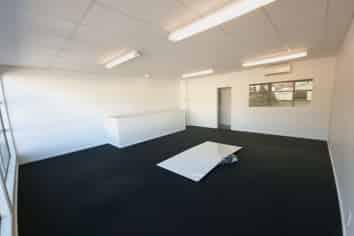 Tidy warehouse in Hillsborough 