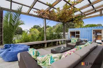 9 Beach Road, Waihi Beach