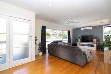 14 Pamela Place, Deanwell