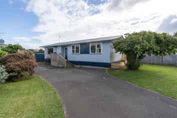 14 Pamela Place, Deanwell