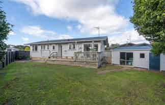 14 Pamela Place, Deanwell