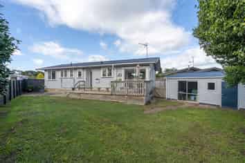 14 Pamela Place, Deanwell