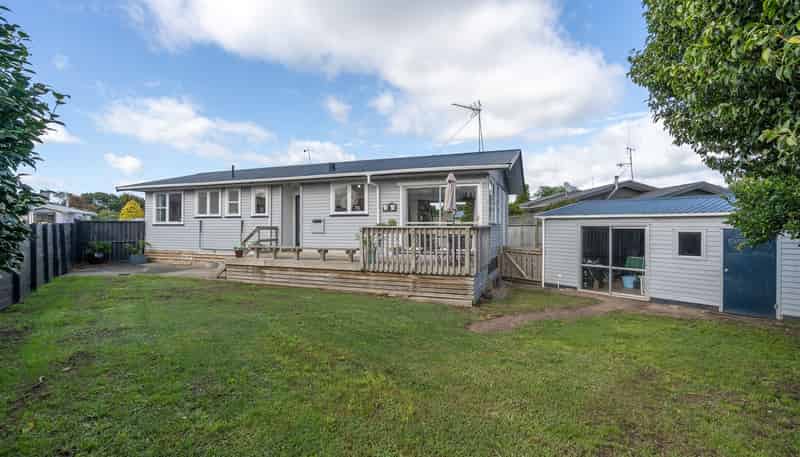 14 Pamela Place, Deanwell