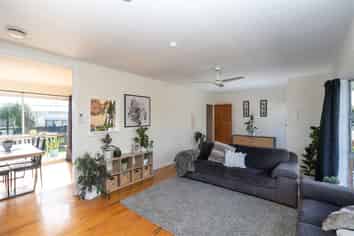 14 Pamela Place, Deanwell