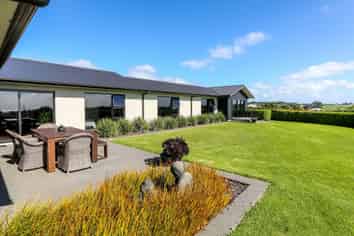 1349 South Road, Oakura