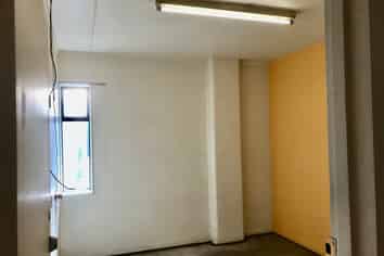 Kaikorai - Workshop with Office Space