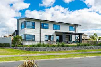 122 Barbados Way, One Tree Point