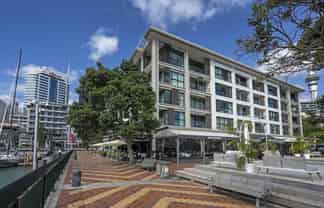 4R/99 Customs Street West, 