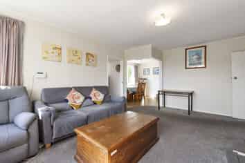 2A Manuka Crescent, Hillcrest