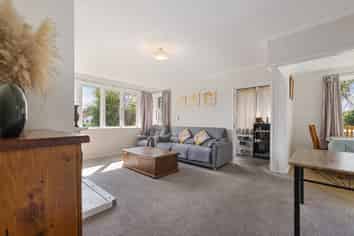 2A Manuka Crescent, Hillcrest