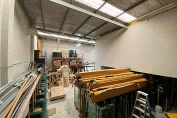 High warehouse ratio 273sqm Constellation Dr