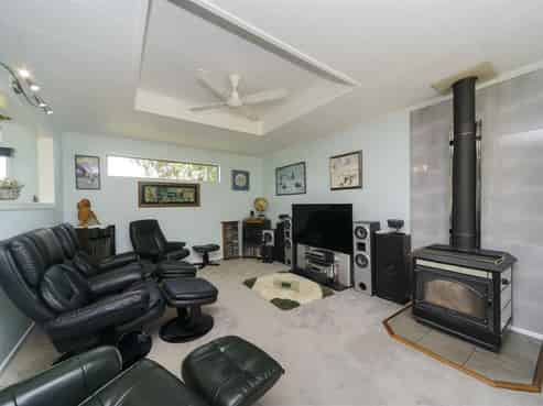 9 Pain Street, Bulls