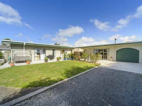 9 Pain Street, Bulls