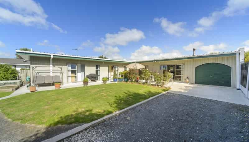 9 Pain Street, Bulls