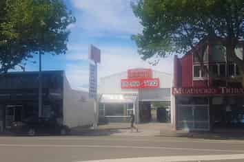 Trade/ retail on Oxford 