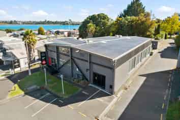 Industrial Chic CBD Fringe