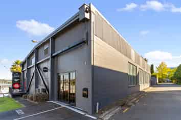 Industrial Chic CBD Fringe