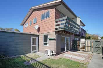 4/477 Hereford Street, Linwood