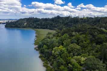 131 Upper Harbour Drive, Greenhithe