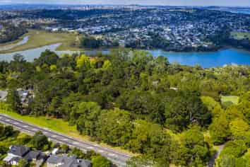 131 Upper Harbour Drive, Greenhithe