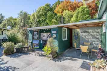 13 Murrell Avenue, Manapouri