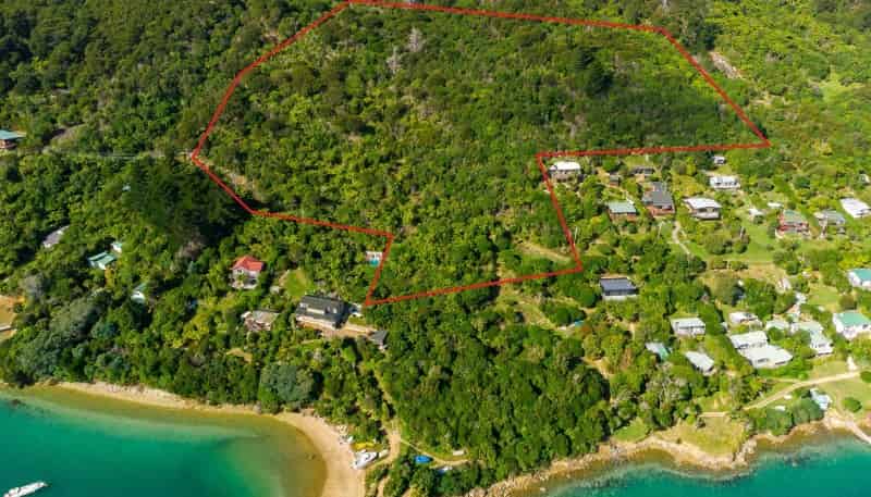  The Pines, Queen Charlotte Sound