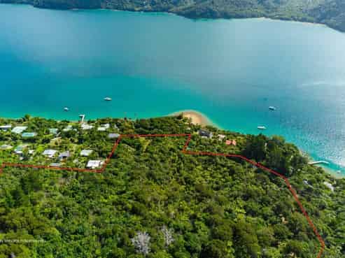  The Pines, Queen Charlotte Sound