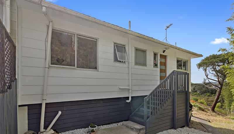 2/111 Tirimoana Road, Te Atatu South