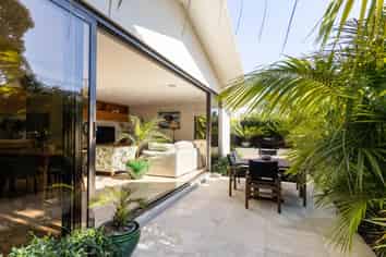 1/16 McLean Street, Strandon