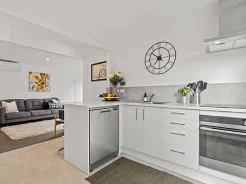 2/80 Onewa Road, Northcote