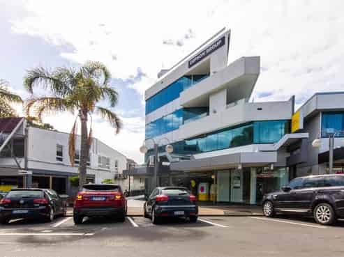 Sweeping Views of Takapuna