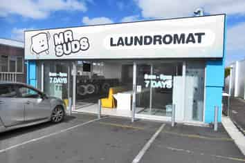 285M² PRIME ROAD FRONTAGE CLOSE TO DRESSMART