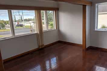 8 Brains Road, Kelston