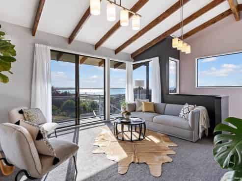 2/14 Howlett Street, Waterview